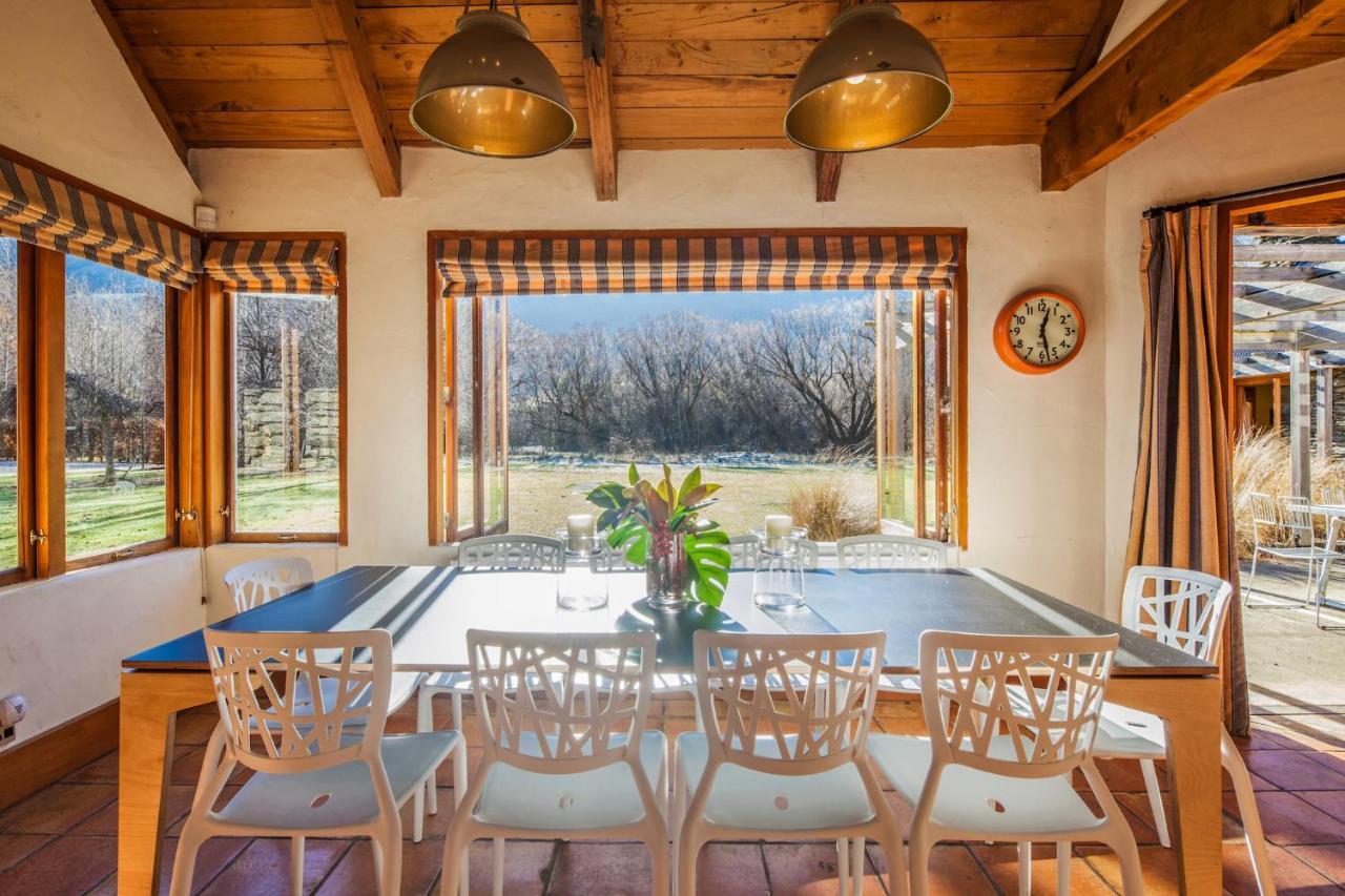 Wharenui Holiday Home By Majordomo أروتاون الغرفة الصورة